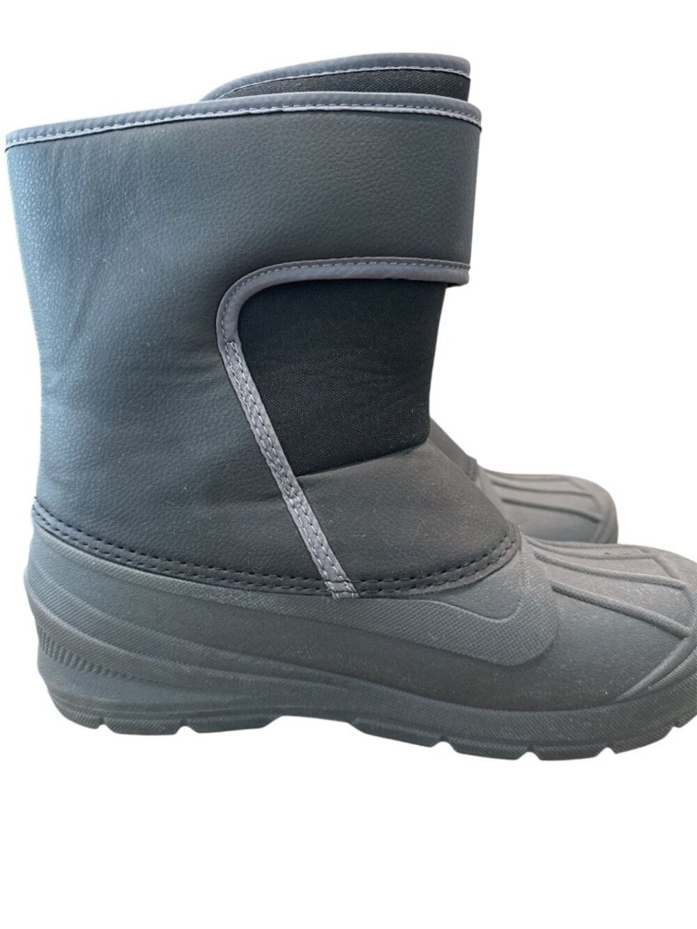 Cat & Jack Ankle Winter Waterproof Snow Boots, size 6 youth